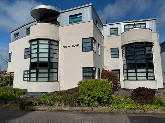 2 Bedroom Flat To Rent In Thorndon Avenue, West Horndon, Brentwood, CM13