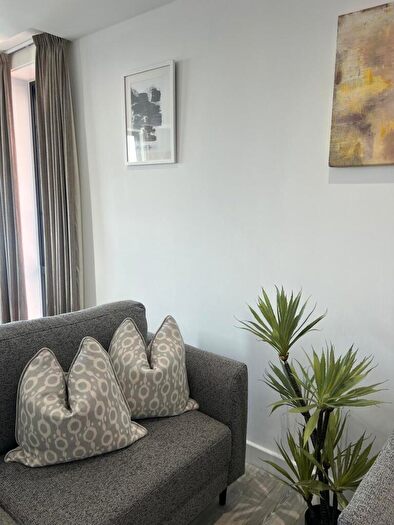 2 Bedroom Flat To Rent In Oxbow, Stephenson House, M5