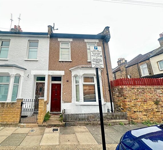 2 Bedroom End Terrace House For Sale In Glenavon Road, London, E15