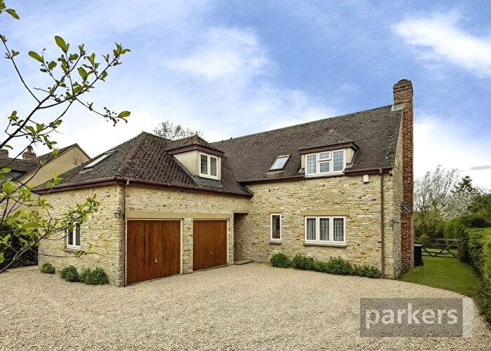 4 Bedroom Detached House For Sale In Common Road, North Leigh, Witney, Oxfordshire, OX29