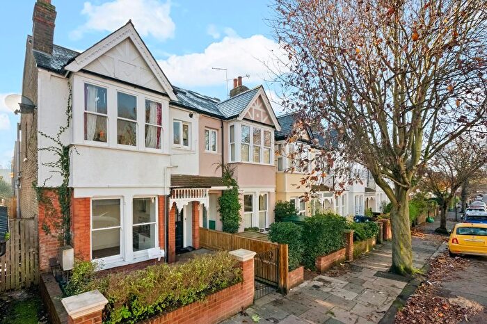 1 Bedroom Flat To Rent In Windermere Road, Ealing, London, W5