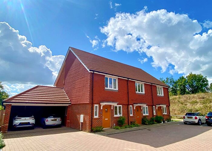 2 Bedroom Terraced House For Sale In Cleves Mews, Horsham, RH12