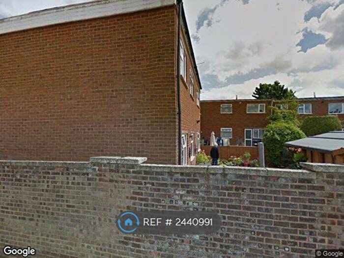 2 Bedroom Maisonette To Rent In Carrington Place, Tring, HP23