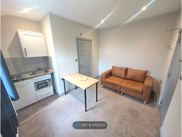 1 Bedroom Flat To Rent In Station Road, Northfield, Birmingham, B31