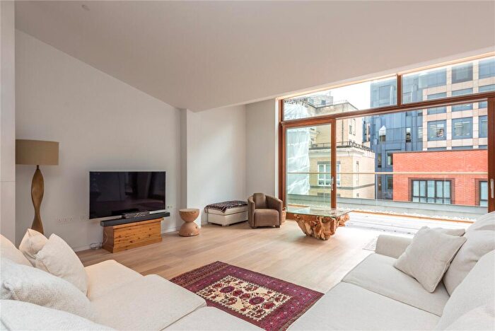 2 Bedroom Penthouse To Rent In Dominion House, Bartholomew Close, Barbican, Farringdon, London, EC1A