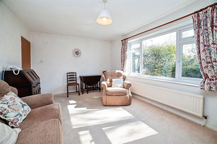 3 Bedroom Detached House For Sale In Raven Avenue, Tibshelf, Alfreton, DE55