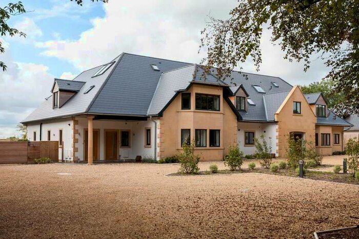 2 Bedroom Apartment To Rent In Lansdown Court, BA1