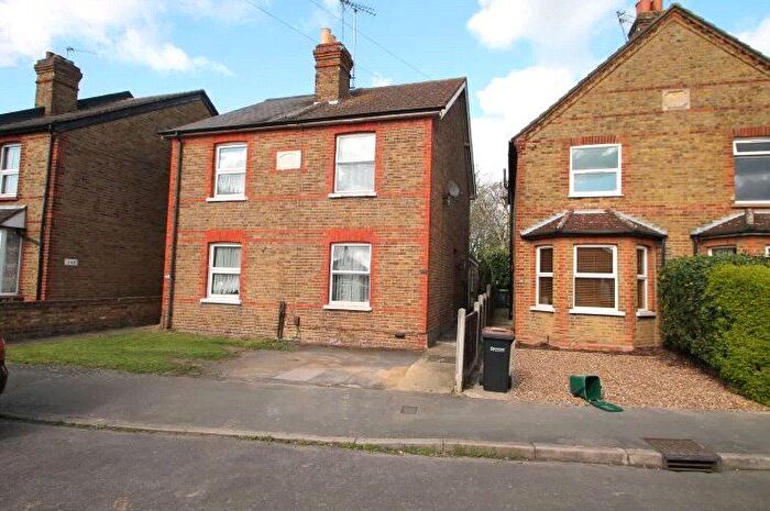 3 Bedroom Semi Detached House To Rent In Wendover Road, Staines-Upon-Thames, Surrey, TW18