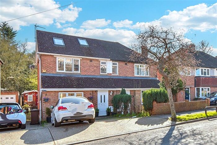 3 Bedroom Semi Detached House For Sale In Concord Avenue, Chatham, Kent, ME5