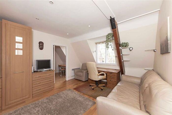 1 Bedroom Flat To Rent In Collingham Gardens, South Kensington, SW5