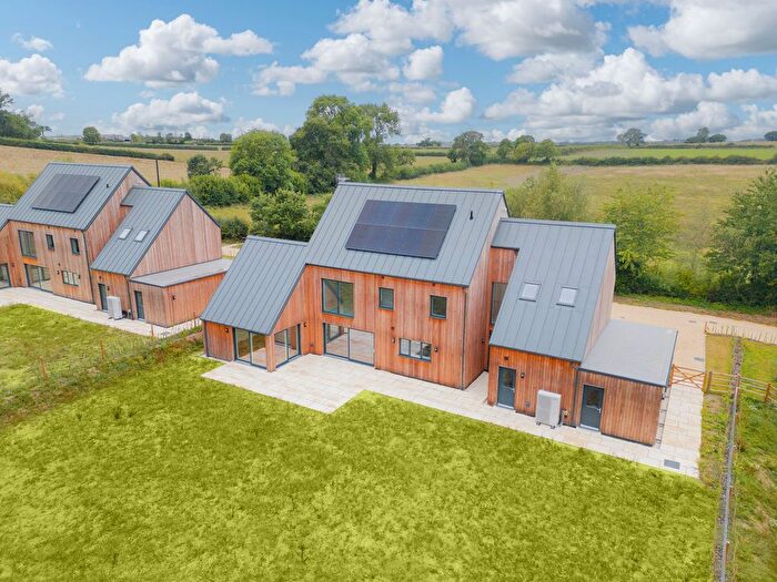 4 Bedroom Detached House For Sale In Sutton Orchard, Newbuildings, EX17