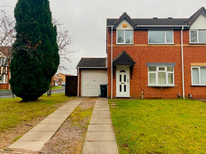 3 Bedroom Semi-Detached House To Rent In Cambridge Way, Birmingham, B27