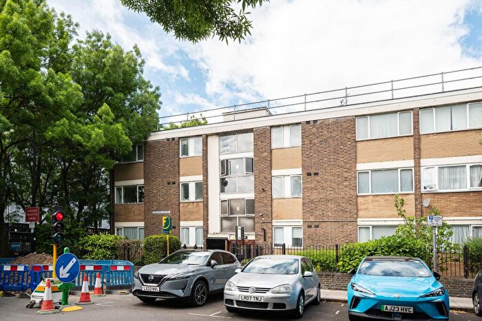 2 Bedroom Flat For Sale In Philpot Street, Tower Hamlets, London, E1