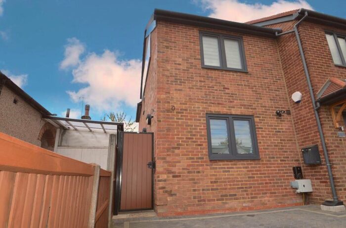 2 Bedroom Duplex To Rent In Deane Avenue, Ruislip, HA4