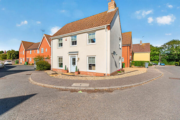 4 Bedroom Detached House For Sale In Robert Norgate Close, Horstead, Norwich, Norfolk, NR12