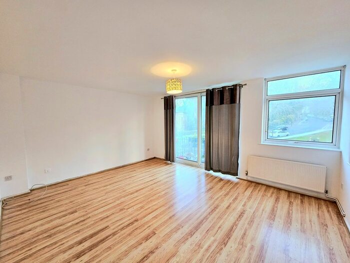 2 Bedroom Flat To Rent In Avenue Hall, Avenue Road, Highgate, N6