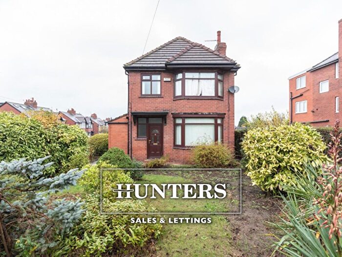 4 Bedroom Detached House For Sale In Hill Road, Castleford, WF10