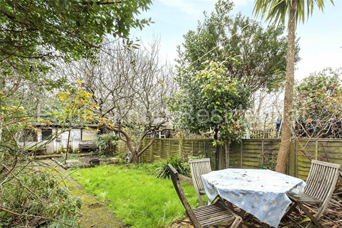 3 Bedroom Terraced House For Sale In Warwick Gardens, Harringay, London, N4