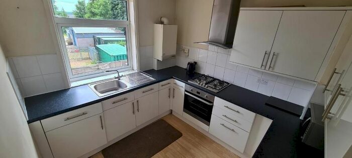 2 Bedroom Flat To Rent In Station Road, Desborough, Northants, NN14