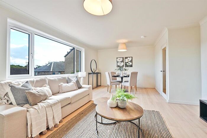 4 Bedroom Detached House For Sale In Carnwath Road, Carluke, ML8