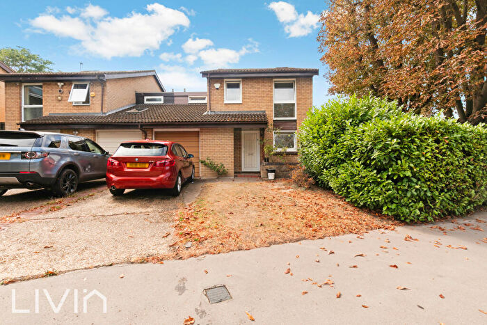 4 Bedroom Semi Detached House To Rent In Park Hill Rise, Croydon, CR0