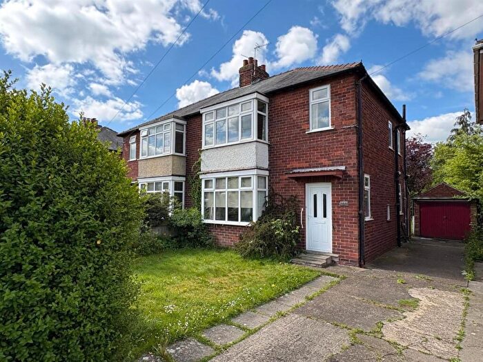 3 Bedroom Semi-Detached House For Sale In Crosby Road, Northallerton, DL6