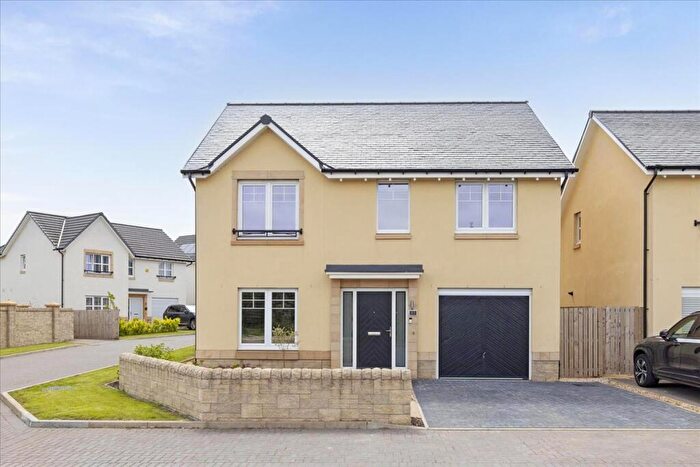 4 Bedroom Detached House For Sale In Sycamore Drive, Penicuik, EH26