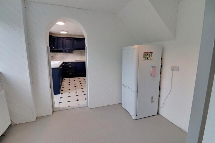 4 Bedroom Semi-Detached House To Rent In Hilda Gardens, Denmead. Unfurn, PO7
