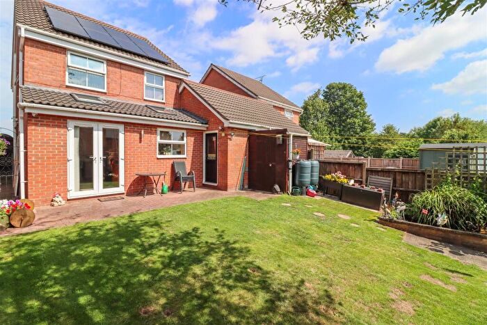 3 Bedroom Detached House For Sale In Bridge Street, New Tupton, Chesterfield, S42