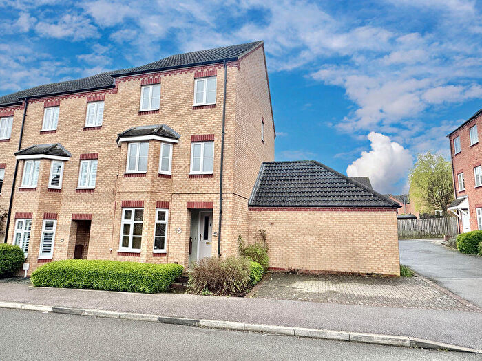 3 Bedroom Town House For Sale In Darwin Crescent, Loughborough, LE11
