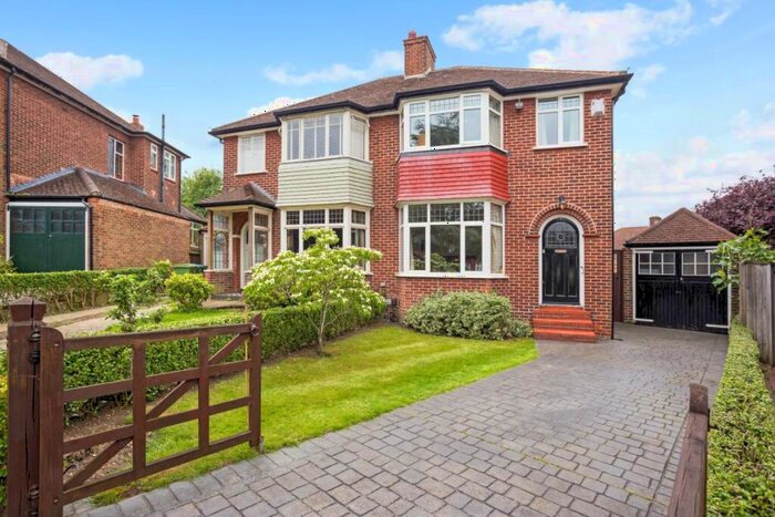 3 Bedroom Semi-Detached House To Rent In Ashridge Crescent, Woolwich, SE18