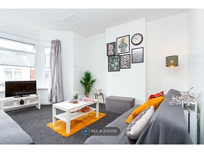 2 Bedroom Flat To Rent In Trevethick Street, Cardiff, CF11