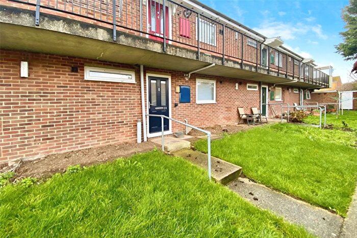 1 Bedroom Flat To Rent In Hurst Grove, Ramsgate, Kent, CT12