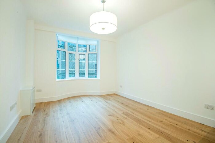 1 Bedroom Apartment To Rent In Grove End Gardens, Grove End Road, St John's Wood, London, NW8