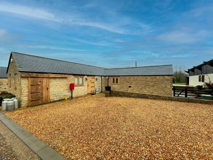 4 Bedroom Barn Conversion To Rent In Lavendon Road, Olney, MK46