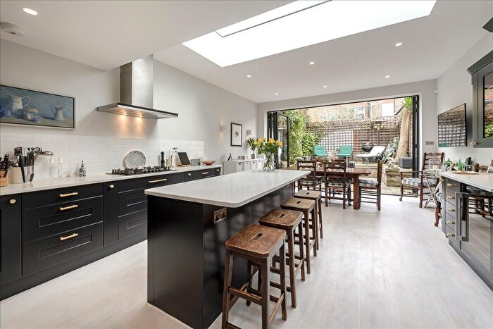 4 Bedroom Property For Sale In Macfarlane Road, Shepherd's Bush, W12