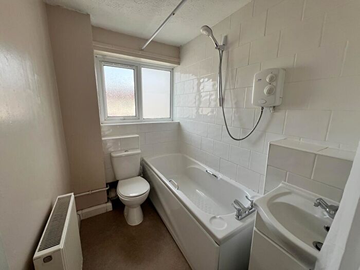 2 Bedroom Flat For Sale In Foxtor Close, Plymouth, Devon, PL5