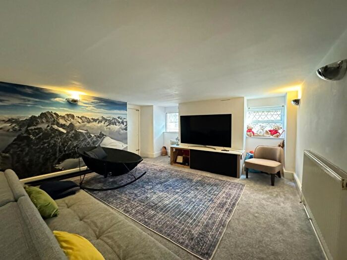 5 Bedroom Semi-detached House For Sale In Cromwell Road, Stretford, M32