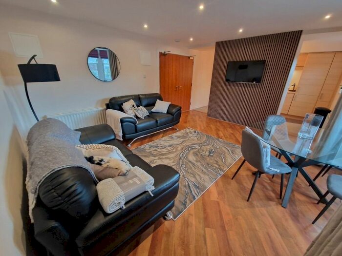 2 Bedroom Flat To Rent In Earls Court, Anderson Drive, West End, Aberdeen, AB15