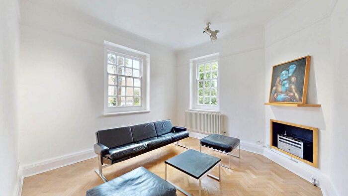 2 Bedroom Apartment For Sale In The Grove, Highgate, N6