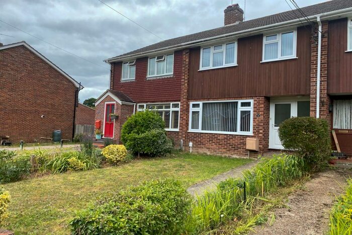 3 Bedroom Terraced House To Rent In Newfield Road, Liss, GU33