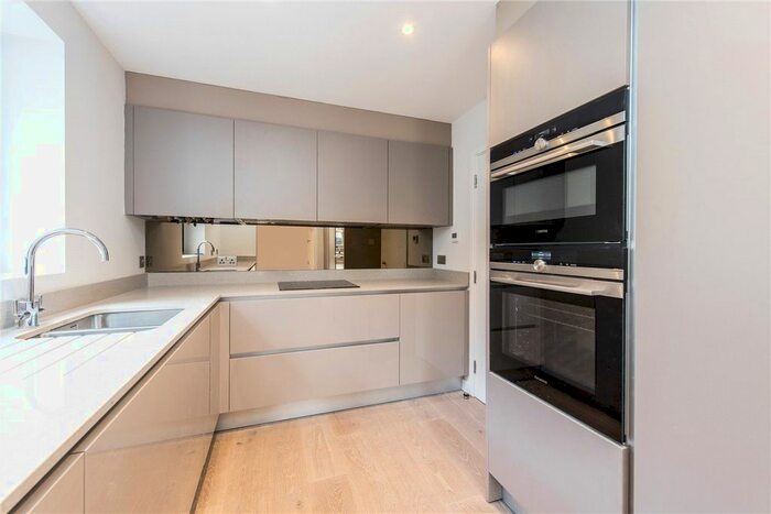 2 Bedroom Flat To Rent In King Street, London, W6
