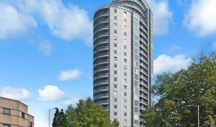 1 Bedroom Apartment To Rent In Altyre Road, Croydon, CR0