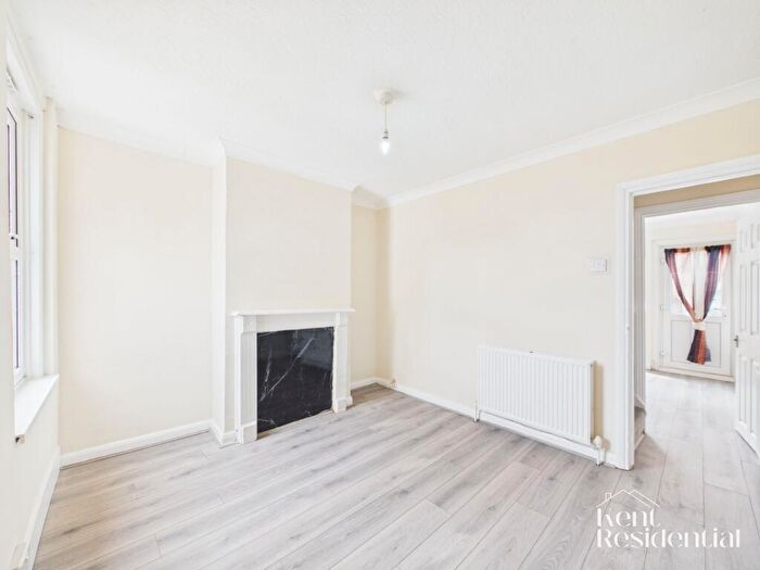 2 Bedroom Terraced House To Rent In Herbert Road, Chatham, ME4
