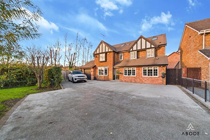 6 Bedroom Detached House For Sale In Green Valley Drive, Burton-On-Trent, DE13