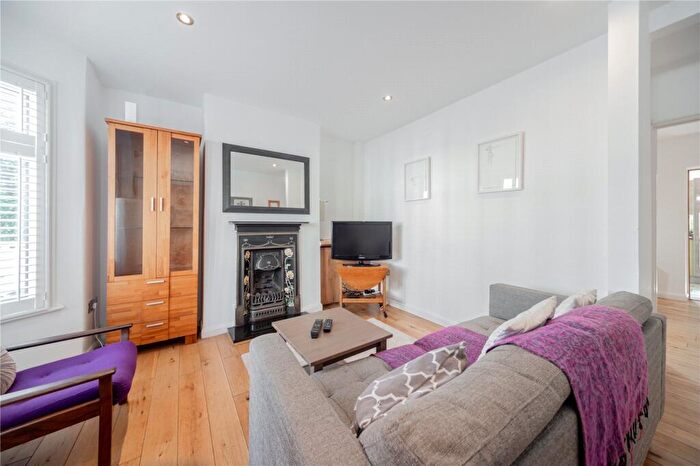 2 Bedroom Terraced House For Sale In Eleanor Road, London, N11