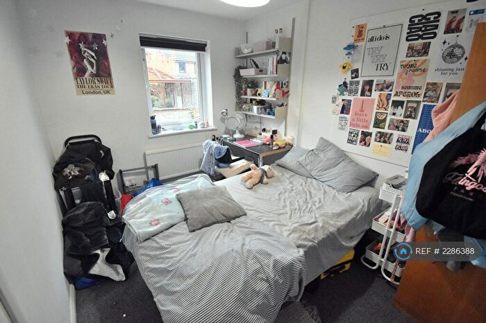6 Bedroom Terraced House To Rent In Hillside Court, Reading, RG1