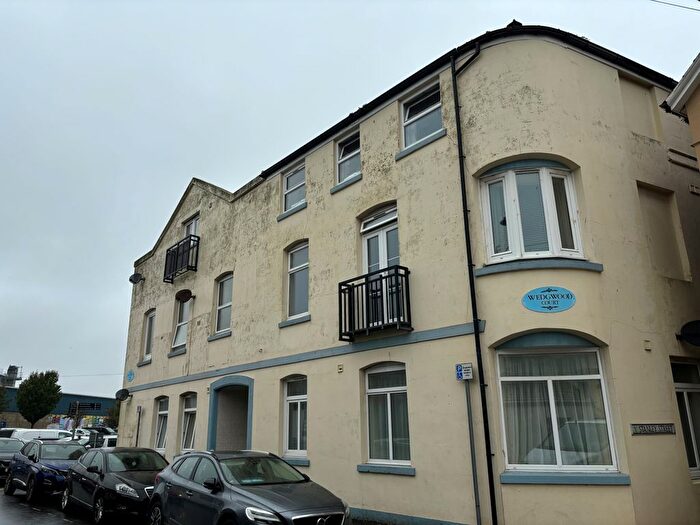 1 Bedroom Flat To Rent In Somerset Place, Teignmouth, TQ14