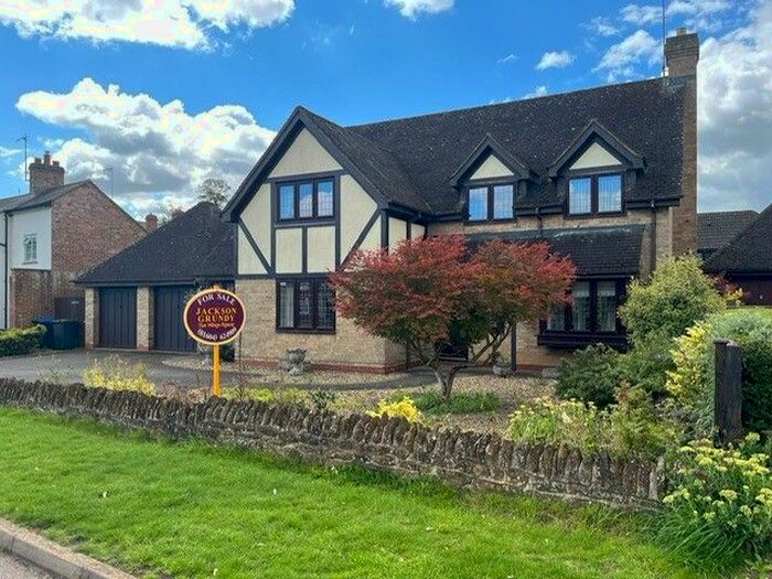 4 Bedroom Detached House For Sale In The Green, Guilsborough, Northampton, NN6