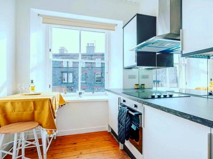 1 Bedroom Flat To Rent In Eyre Place, Edinburgh, EH3